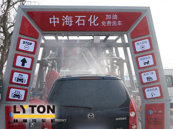 全自動(dòng)洗車機(jī)安裝場所之加油站!提升油站高品質(zhì)服務(wù)的企業(yè)形象，有利于口碑傳播！